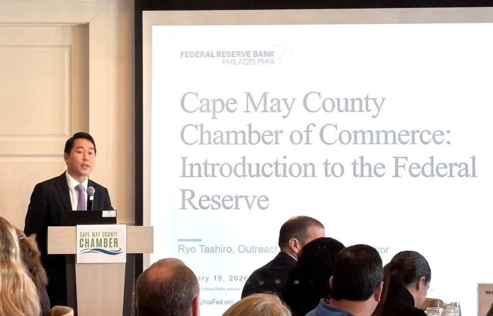 Chamber Welcomes Federal Reserve Bank to Meeting